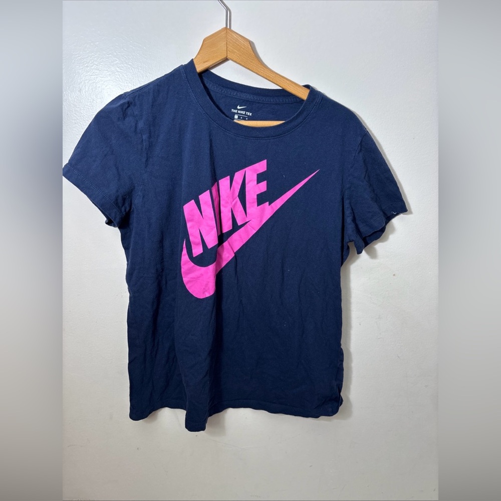 Nike shirt size L